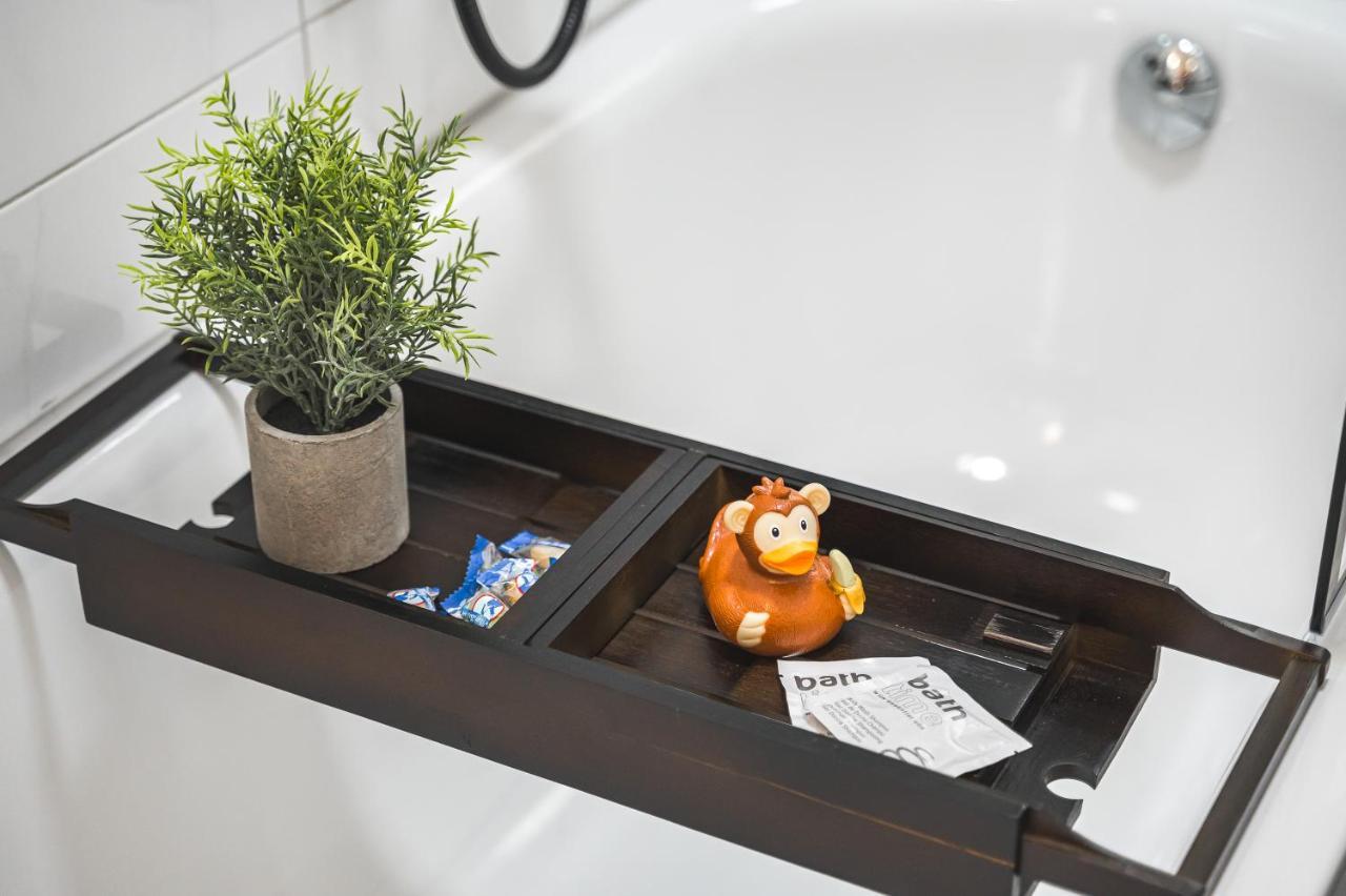 Das Crazy Monkey Loft Mit 100Qm & Summerlounge Apartment Stuttgart Ngoại thất bức ảnh