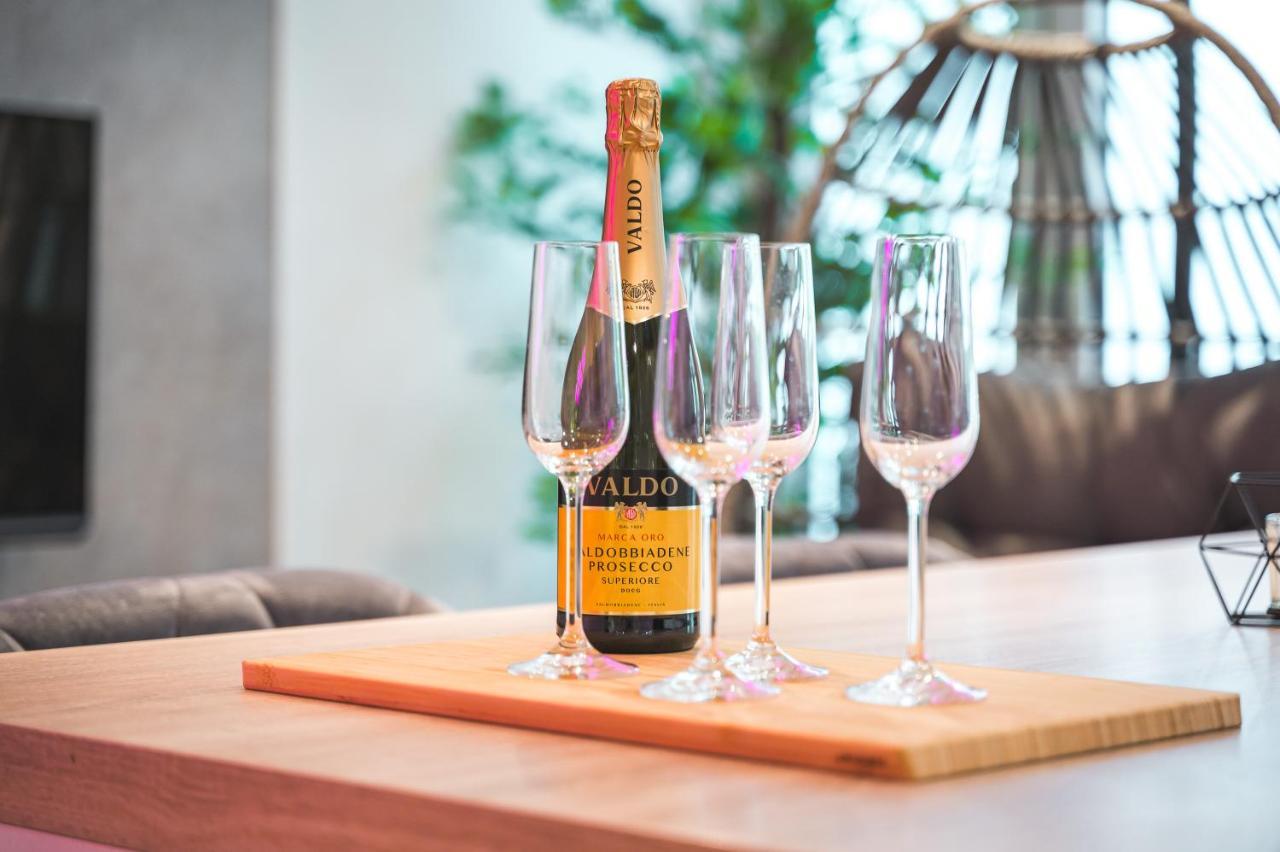 Das Crazy Monkey Loft Mit 100Qm & Summerlounge Apartment Stuttgart Ngoại thất bức ảnh