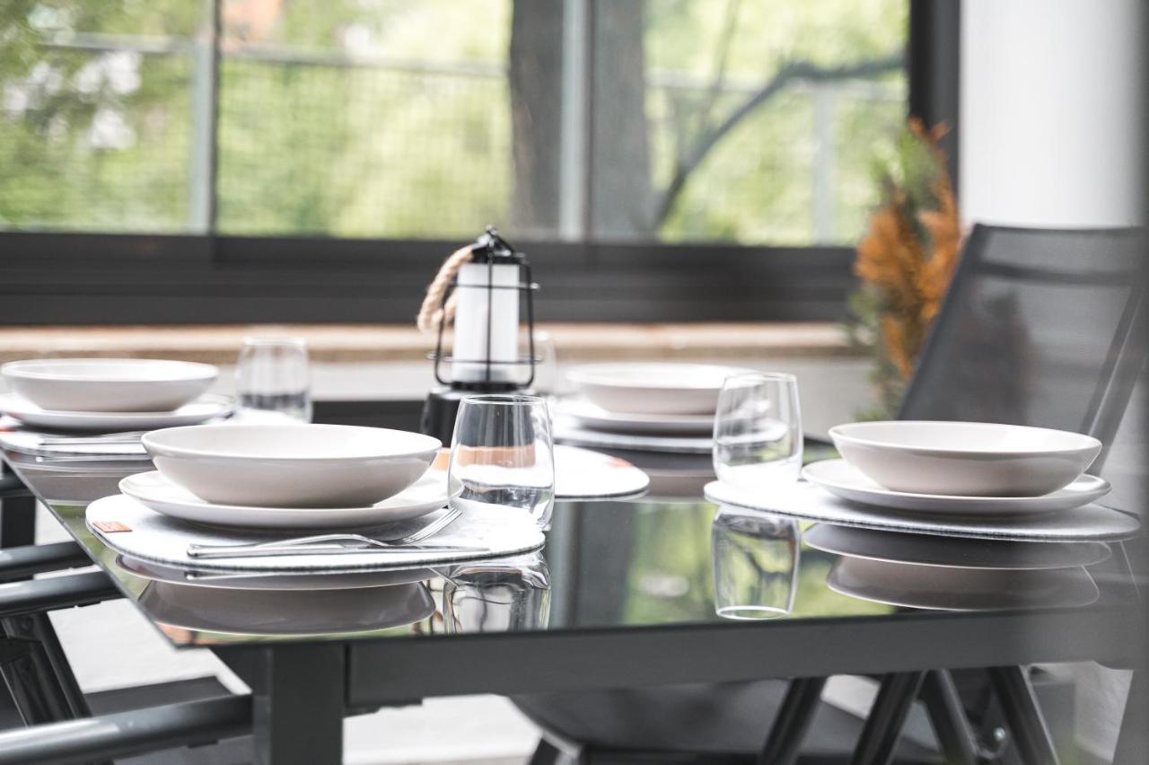 Das Crazy Monkey Loft Mit 100Qm & Summerlounge Apartment Stuttgart Ngoại thất bức ảnh